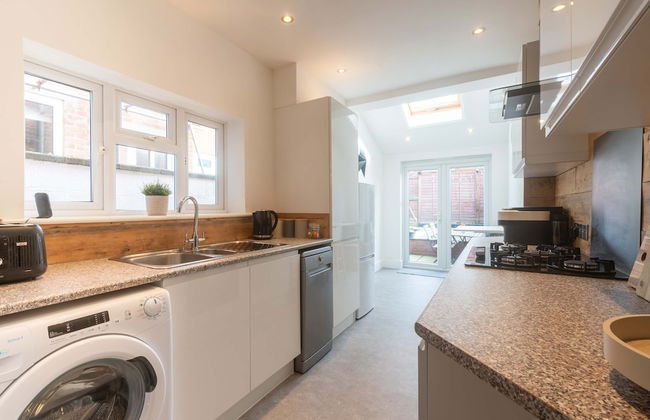 Host Stay Caversham Westfield House - Photo 6