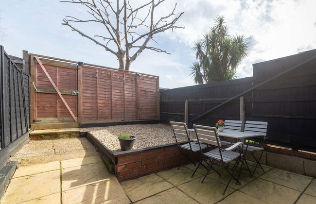 Host Stay Caversham Westfield House - Photo 16
