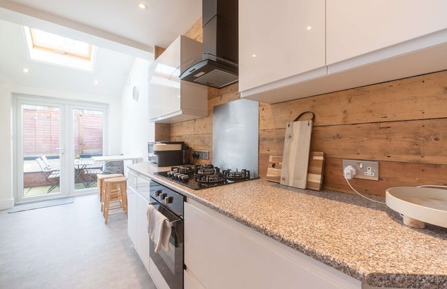 Host Stay Caversham Westfield House - Photo 5