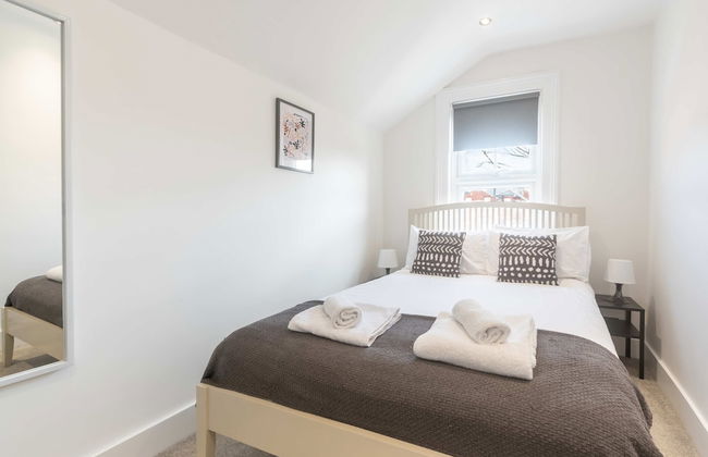 Host Stay Caversham Westfield House - Photo 3