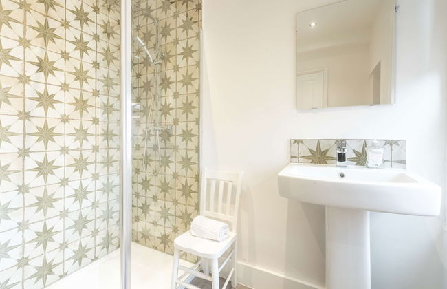 Host Stay Caversham Westfield House - Photo 11