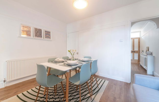 Host Stay Caversham Westfield House - Photo 7