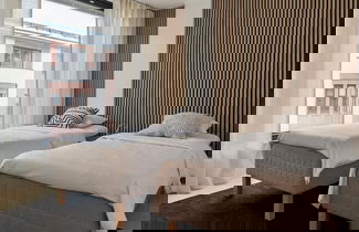 Foto 3 - Luxurious 3-Br Apt with Balcony
