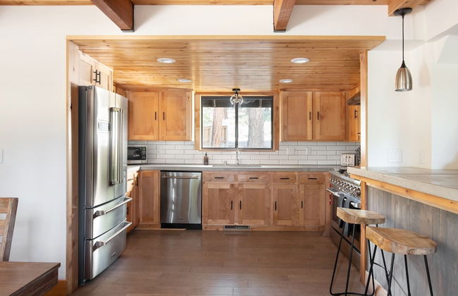 Timberline by Avantstay Stunning Chalet Cabin w Hot Tub Pool Table Home Theater - Foto 12