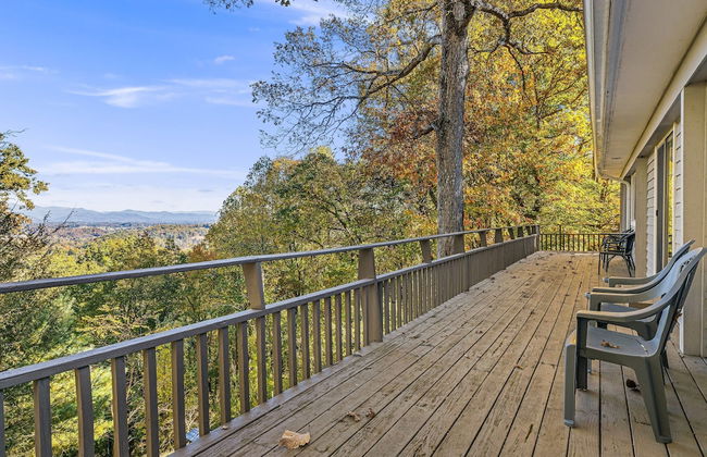 Cabin in the Sky by Avantstay Deck w Views - Photo 2
