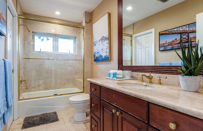 Coral Ridge Getaway by Avantstay Pool Hot Tub Billiards 5mins to Beach - Foto 28