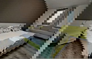 Foto 2 - Appealing Apartment in Iseo With Pool