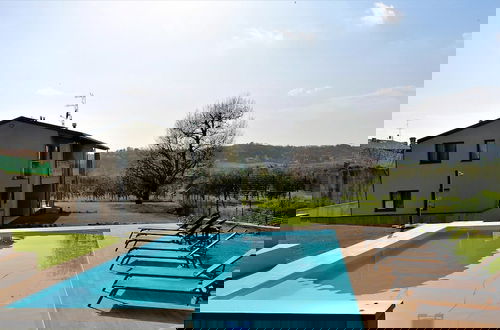 Foto 13 - Appealing Apartment in Iseo With Pool
