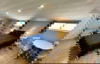 Foto 1 - Lil Lavender Studio