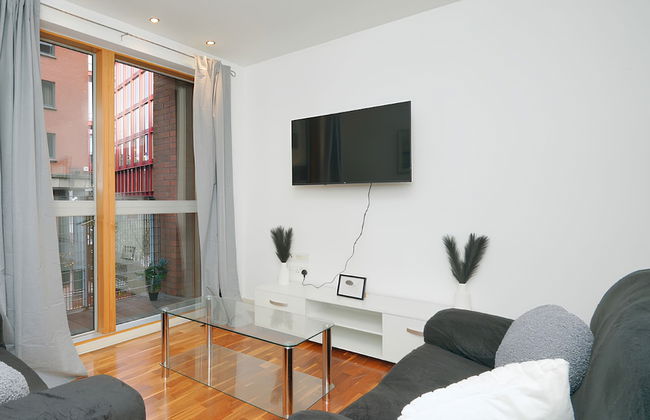 2 Bed Flat - Sleeps 6 - Parking - Wifi - Photo 4
