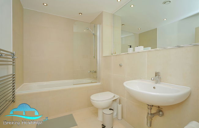 2 Bed Flat - Sleeps 6 - Parking - Wifi - Photo 6