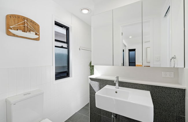 1 Bedroom Modern Townhouse in Casuarina - Foto 8