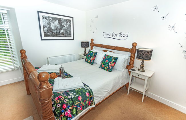 Cozy Cottage Retreat in Backbarrow - Photo 3