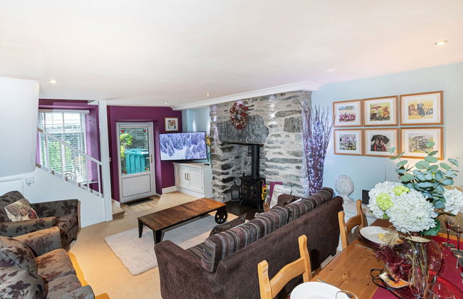 Cozy Cottage Retreat in Backbarrow - Photo 1