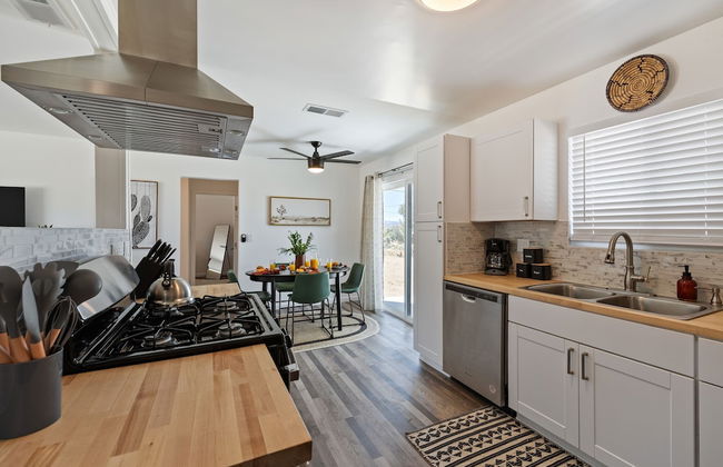 Dune Rise by Avantstay Chic Oasis w Patio - Photo 7
