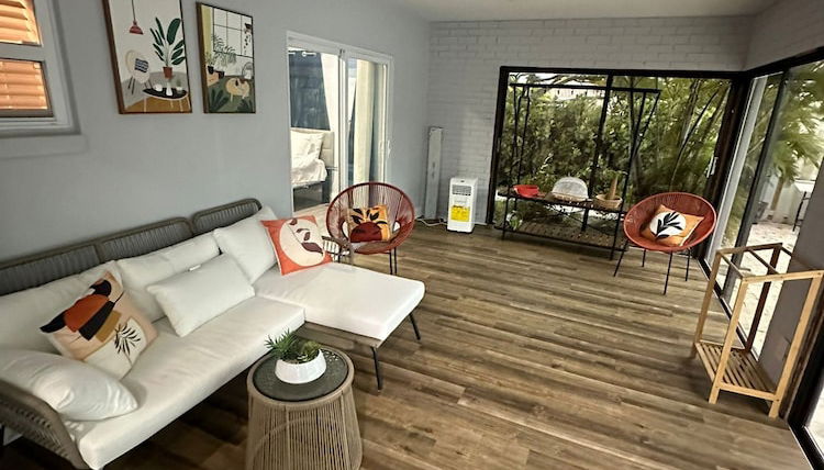 Foto 1 - Relaxing 4BR 2BA Home With Wifi and Private Pool in Fabulous Fort Lauderdale