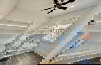 Foto 2 - Casa d' Azure by Avantstay Sleeps 18, Private Pool, Golf Cart Included