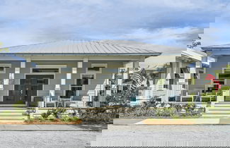 Foto 2 - Walk to Seacrest Beach, Resort Pool Modern 3bdr Free Wheelin by Avantstay