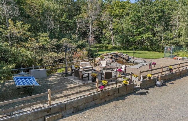 The Bigwood Cabin by Avantstay Hot Tub, Firepit, Pool Table, Private Yard - Photo 71
