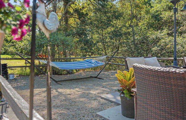 The Bigwood Cabin by Avantstay Hot Tub, Firepit, Pool Table, Private Yard - Photo 72