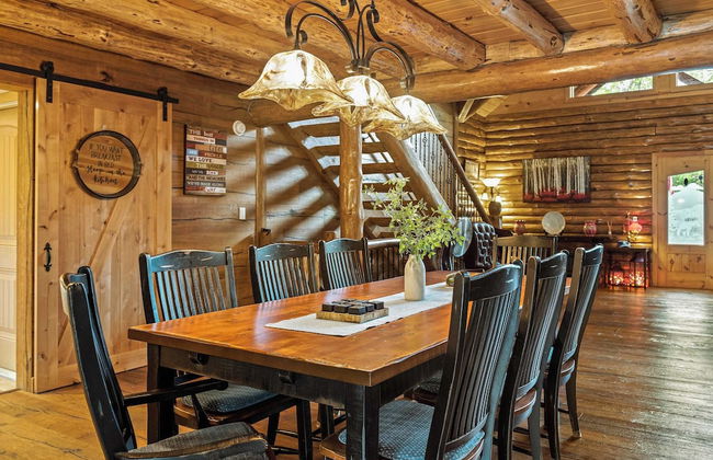 The Bigwood Cabin by Avantstay Hot Tub, Firepit, Pool Table, Private Yard - Photo 20