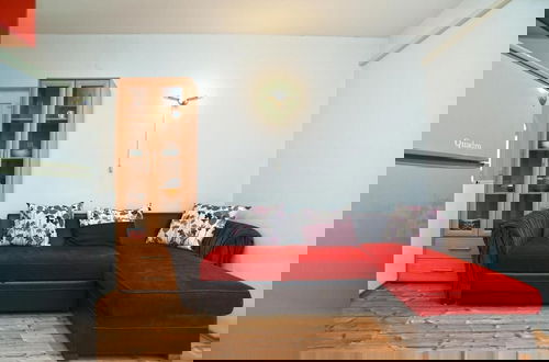 Foto 5 - Cozy Apartment With Shared Pool