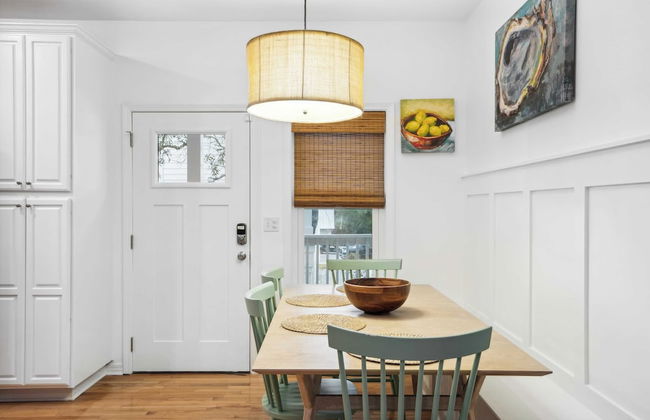 Dolphin Days by Avantstay Pool, 0.2mi to Beach! - Foto 18