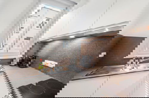Foto 5 - Apartment Near Beach and Shopping Street