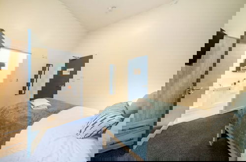Foto 9 - Clova Benmore Apartments