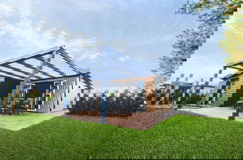 Foto 21 - Modern Holiday Home With Terrace