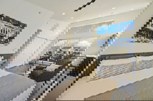 Foto 4 - Mountain View Home w/ King Beds & Rooftop Deck