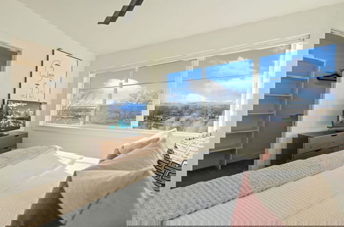 Foto 2 - Mountain View Home w/ King Beds & Rooftop Deck