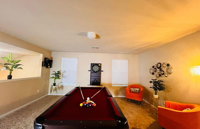Spacious 4BR Home w Game Room Office Backyard - Foto 23