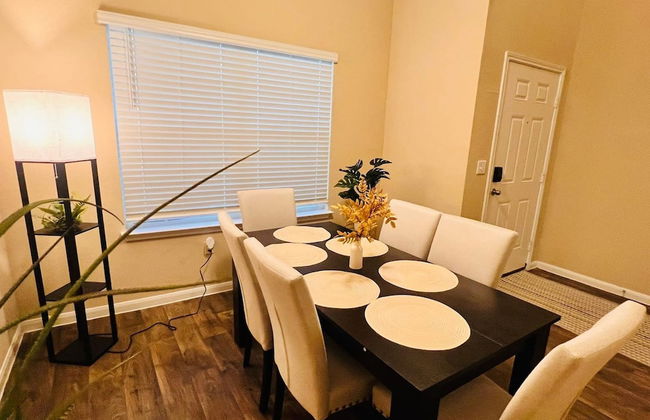 Spacious 4BR Home w Game Room Office Backyard - Foto 21