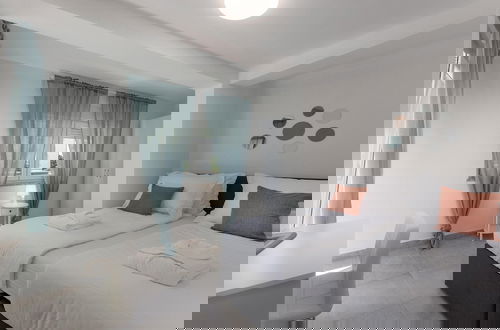 Foto 2 - Nice Apartment With Terrace and Swimming Pool