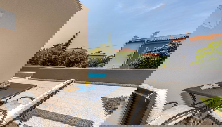 Foto 1 - Nice Apartment With Terrace and Swimming Pool