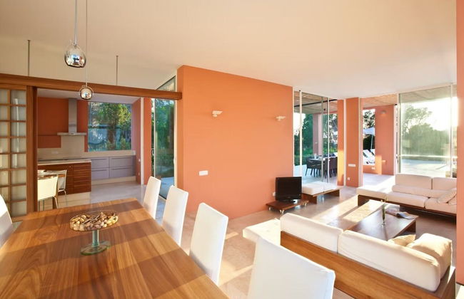 Beautiful Villa in Inviting Space - Foto 33