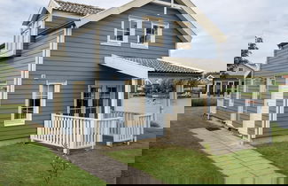 Foto 1 - Spacious Holiday Home With Jetty