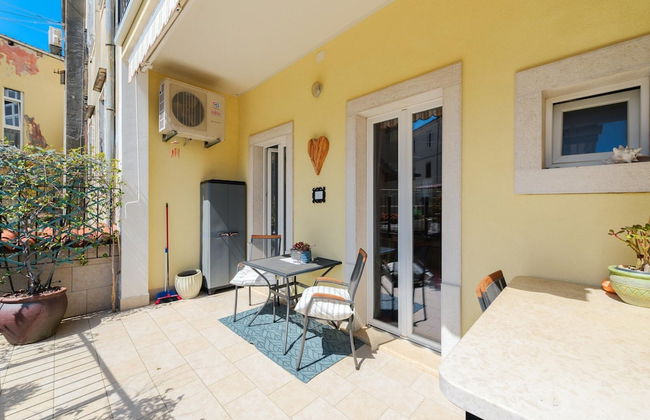 Apartment With View - Photo 10