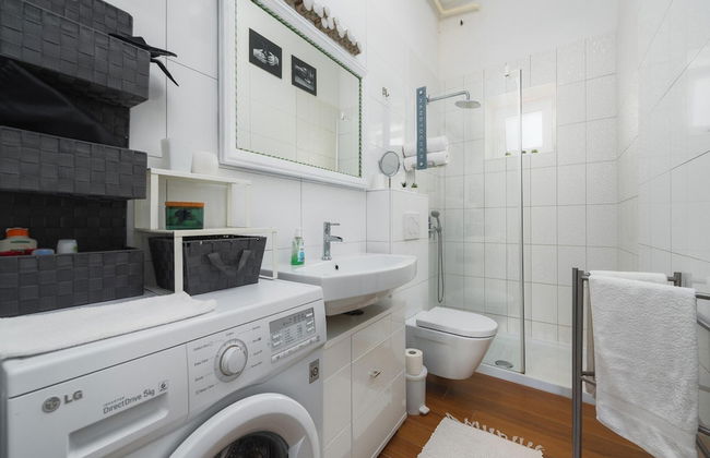 Apartment With View - Photo 8