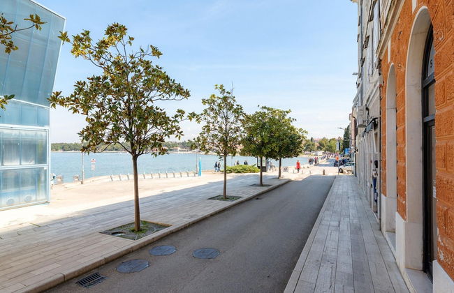 Apartment With View - Photo 15