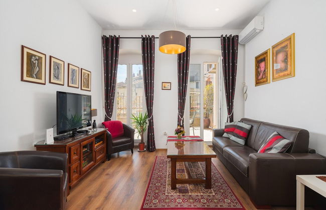 Apartment With View - Photo 7