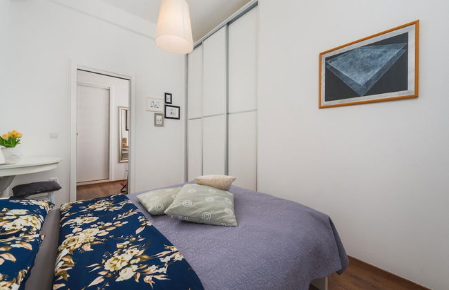 Apartment With View - Photo 3