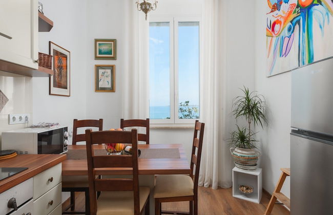 Apartment With View - Photo 11