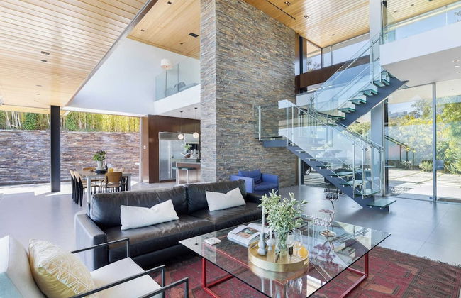 Hollywood Overlook by Avantstay Private Pool + Hot Tub Panoramic Views - Photo 6