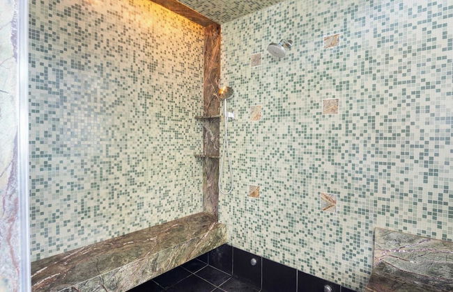 Hollywood Overlook by Avantstay Private Pool + Hot Tub Panoramic Views - Photo 30