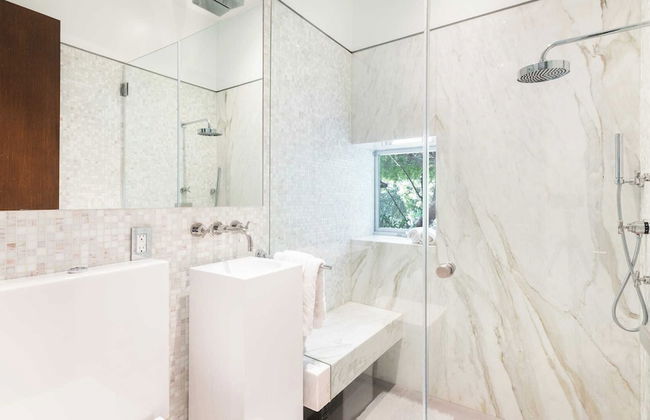 Hollywood Overlook by Avantstay Private Pool + Hot Tub Panoramic Views - Photo 36