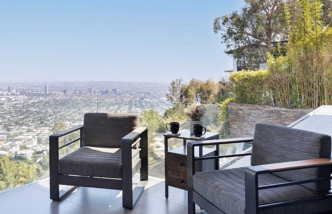 Hollywood Overlook by Avantstay Private Pool + Hot Tub Panoramic Views - Photo 27