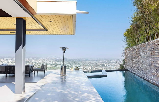 Hollywood Overlook by Avantstay Private Pool + Hot Tub Panoramic Views - Photo 19