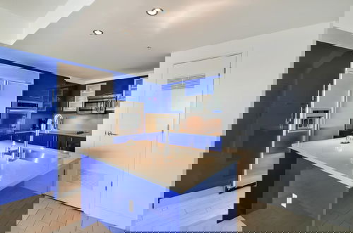 Foto 9 - 5-star Condo at The W Residences 1BR by Oneluxstay